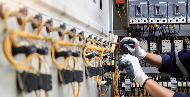 Professional Electrician technician working in Devola, OH